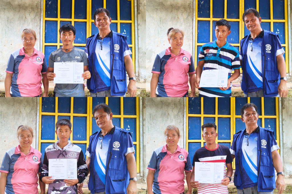 awarding of training cert (1)